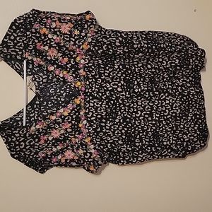 Savannah Jane 1x reverse leopard blouse